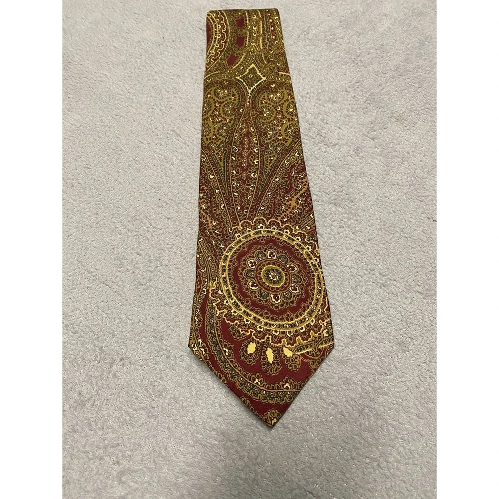 Vintage Brooks Brothers Makers Silk Neck Tie Red Gold Baroque Paisley Medallion‎